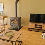 De La Seradinaie, Jusqu'a 6 Personnes Casa de Férias *